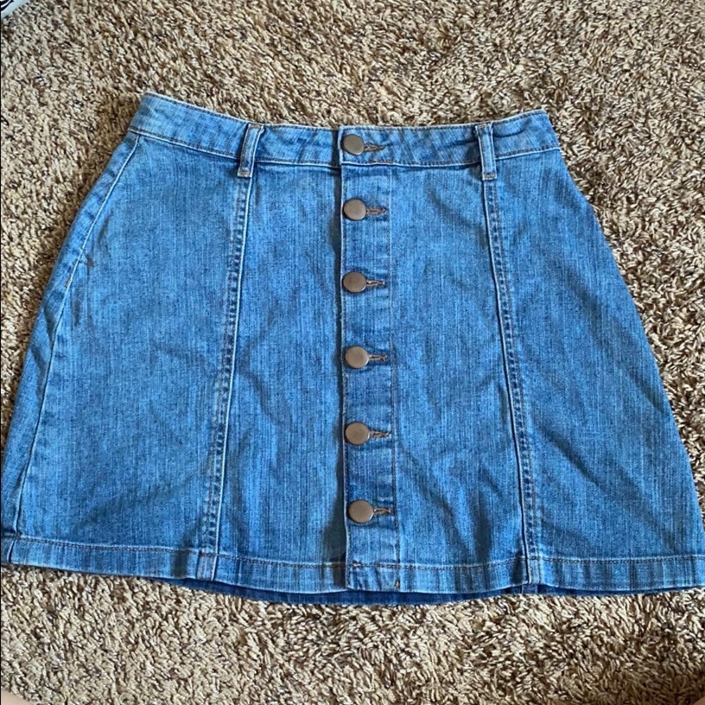 Jean skirt with functional buttons